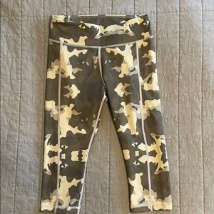 Cropped athletic leggings